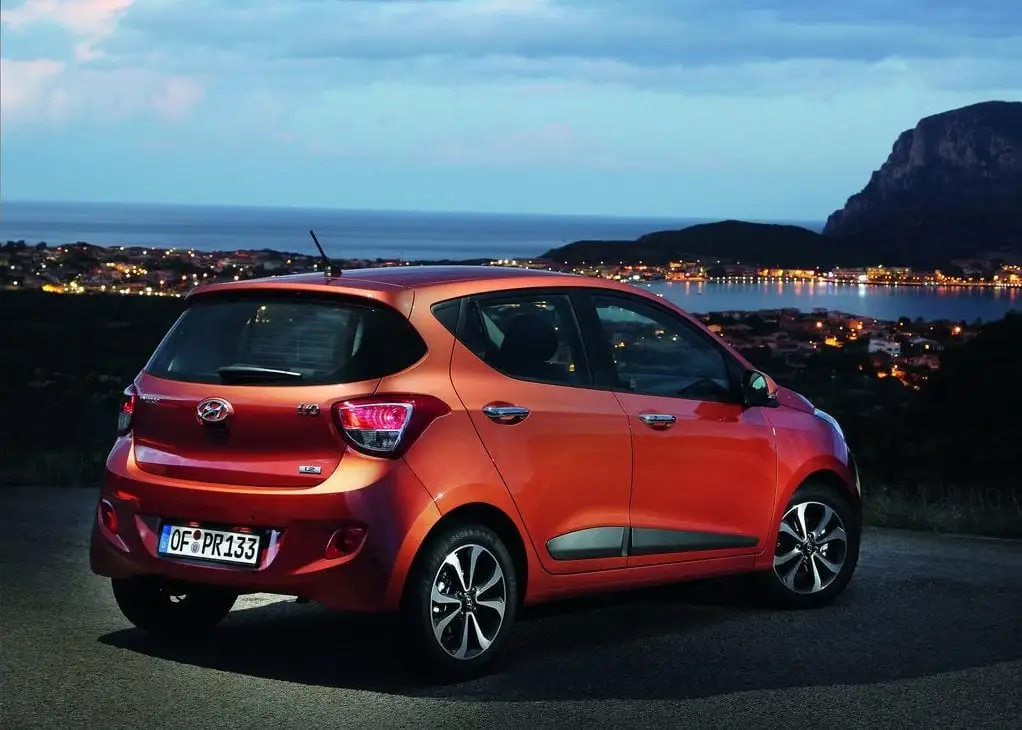 Discover Hyundai Hyundai Grand i10 Exterior Interior Images.Find all aspects and details of cars.