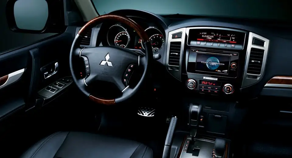 Discover Mitsubishi Mitsubishi Pajero Exterior Interior Images.Find all aspects and details of cars.