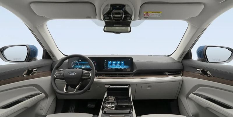 https://gcc-1307444343.cos.accelerate.myqcloud.com/images/51036b/r_960x540/generations/generation_64ae90883d2f6_webp_listing_main_2023_ford_territory_interior_09__800x403.jpg