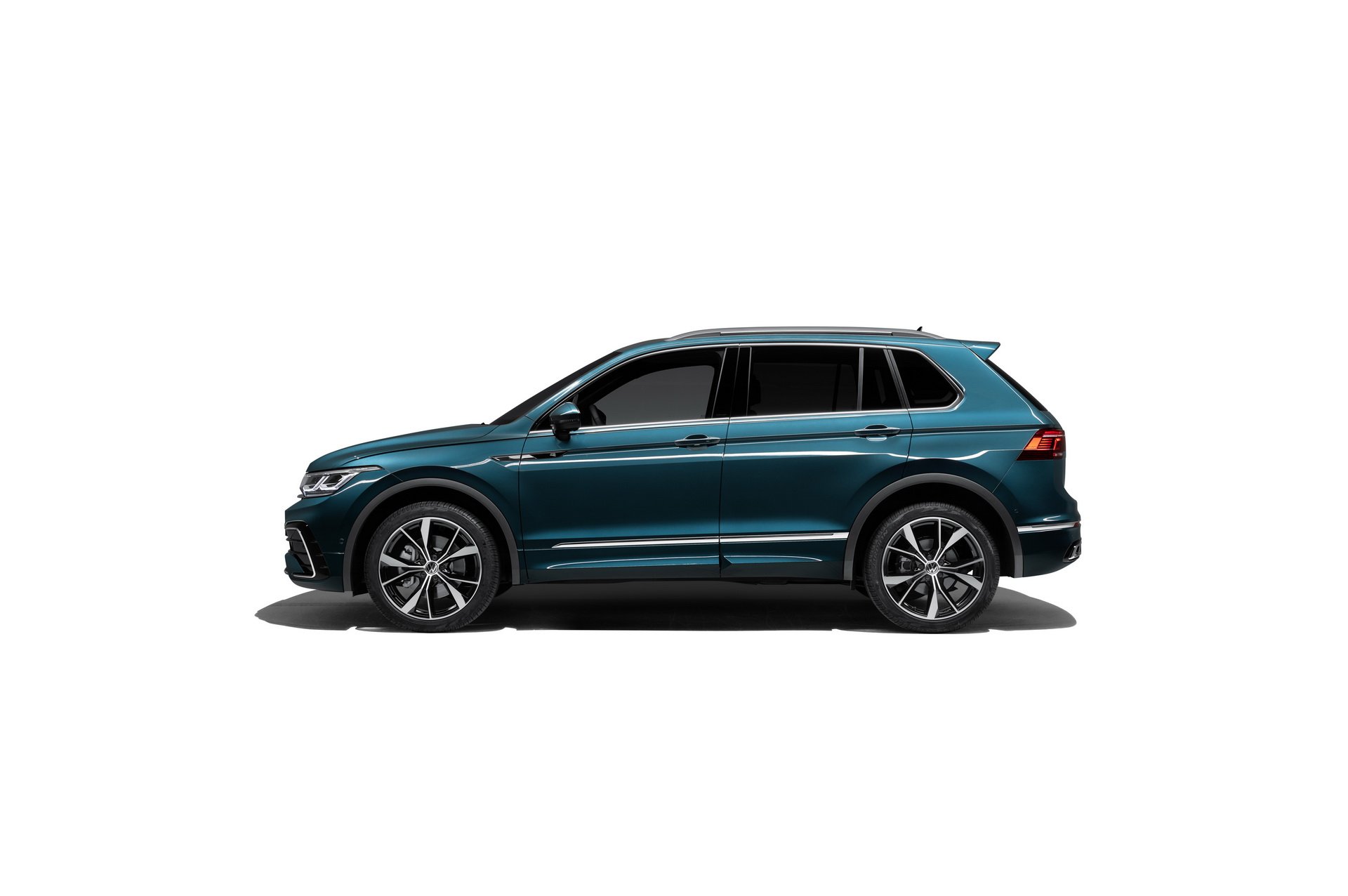 Discover Volkswagen Volkswagen Tiguan Exterior Interior Images.Find all aspects and details of cars.