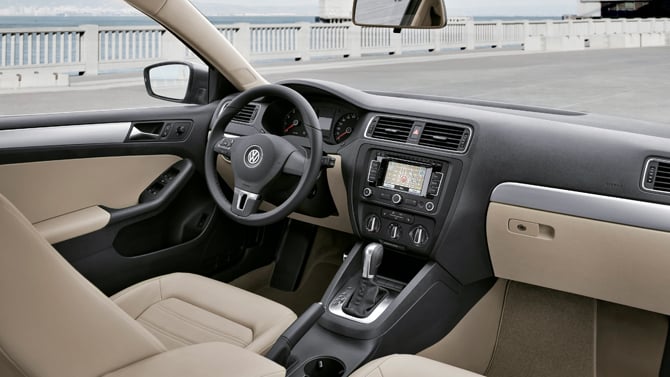 Discover Volkswagen Volkswagen Jetta Exterior Interior Images.Find all aspects and details of cars.