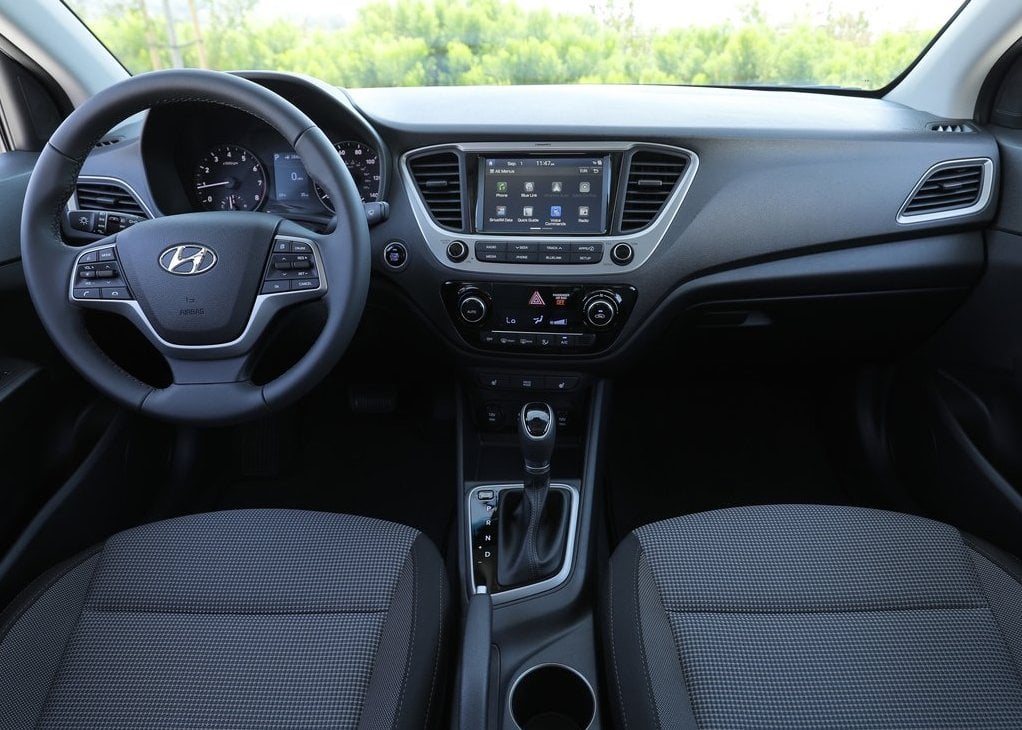 Discover Hyundai Hyundai Accent Exterior Interior Images.Find all aspects and details of cars.