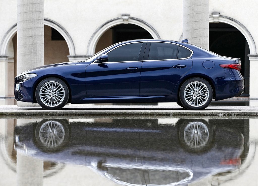 Discover Alfa Romeo Alfa Romeo Giulia Exterior Interior Images.Find all aspects and details of cars.