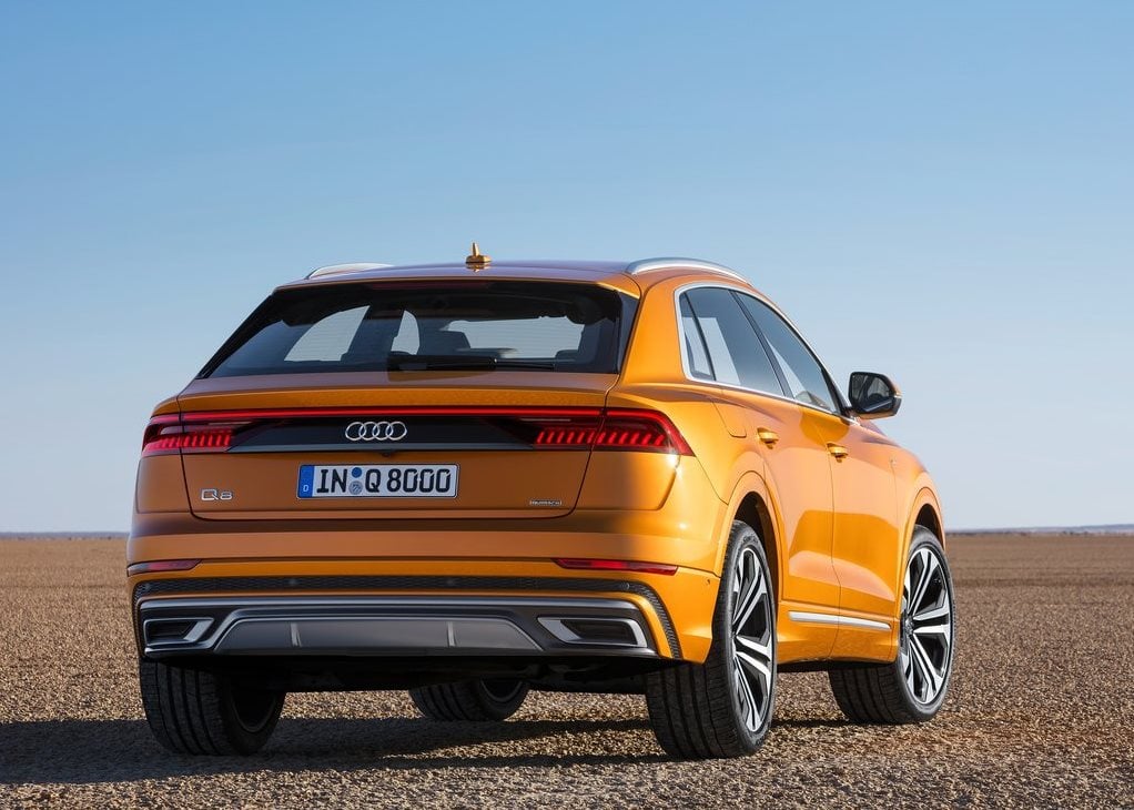 the 2th official image of Audi Q8.