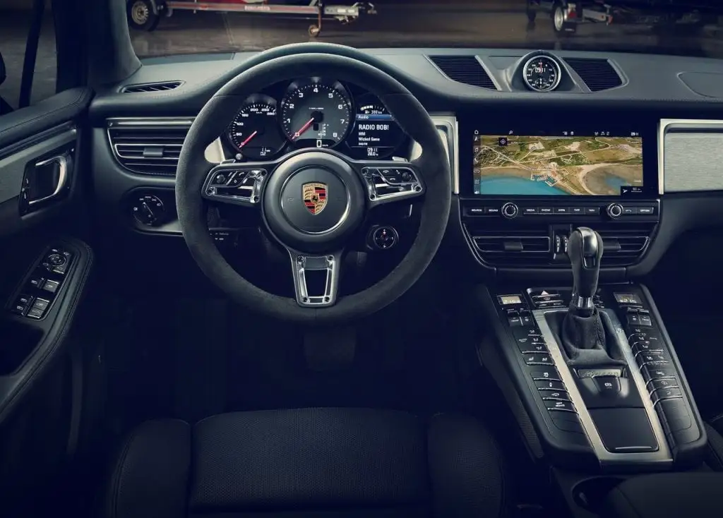 Discover Porsche Porsche Macan Exterior Interior Images.Find all aspects and details of cars.