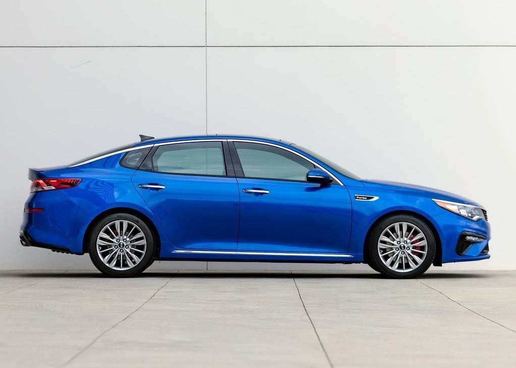 Discover Kia Kia Optima Exterior Interior Images.Find all aspects and details of cars.