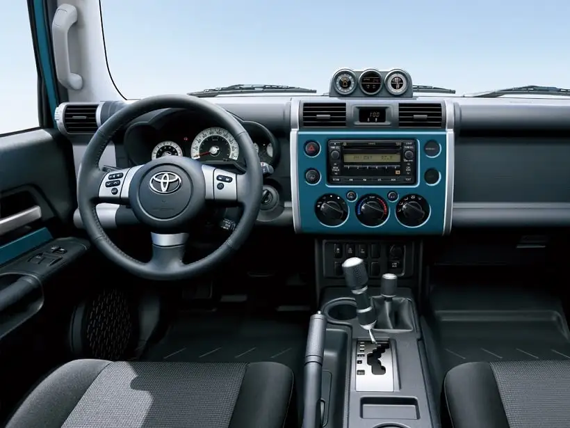 Discover Toyota Toyota FJ Cruiser Exterior Interior Images.Find all aspects and details of cars.