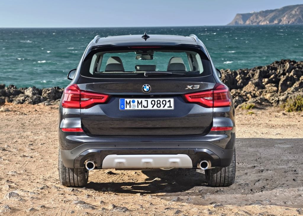 Discover BMW BMW X3 Exterior Interior Images.Find all aspects and details of cars.