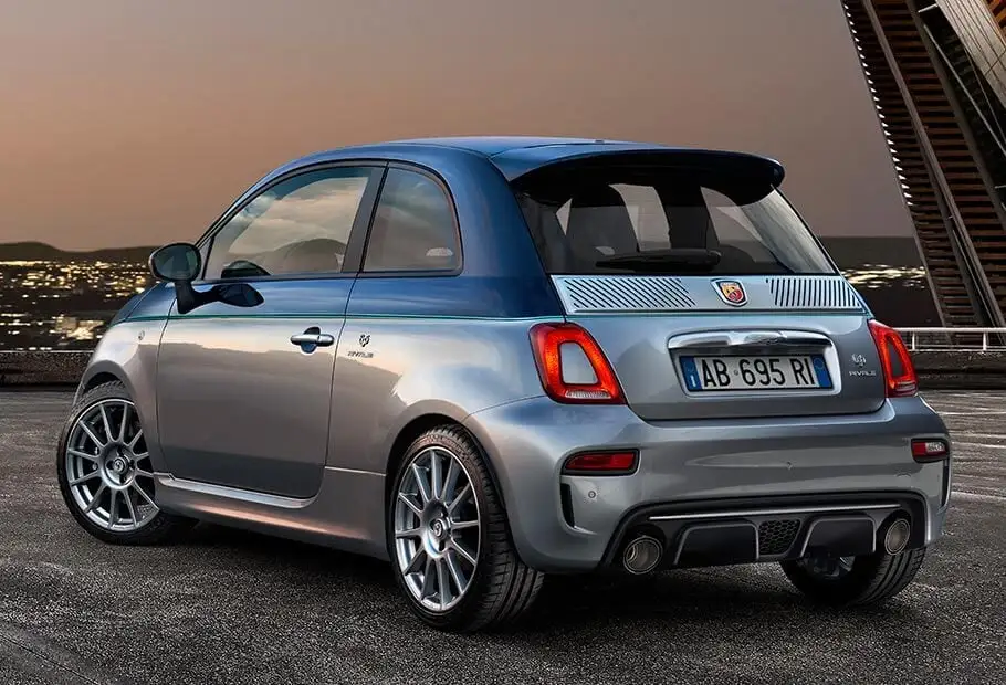 Discover Abarth Abarth 695 Exterior Interior Images.Find all aspects and details of cars.