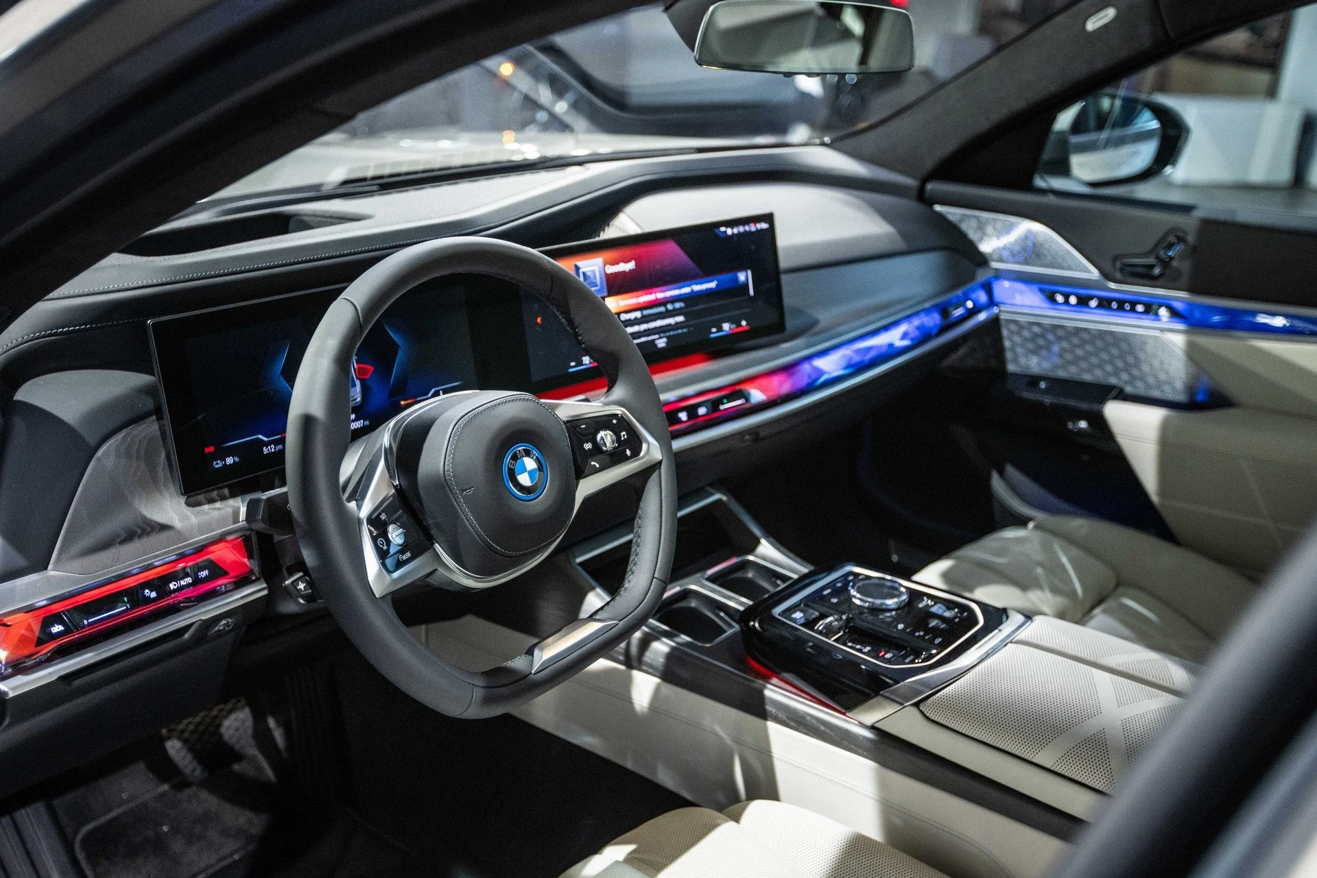 Discover BMW BMW i7 Exterior Interior Images.Find all aspects and details of cars.