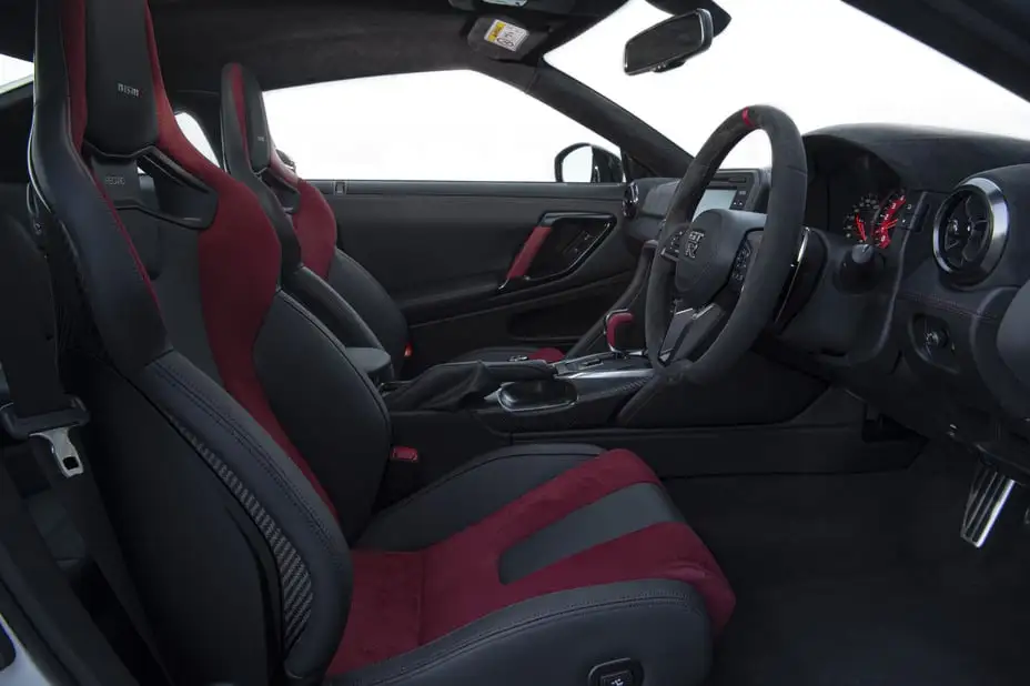 Discover Nissan Nissan GTR Exterior Interior Images.Find all aspects and details of cars.