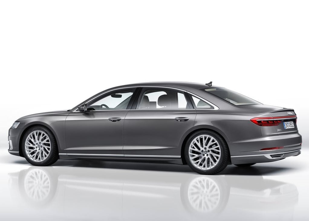 the 3th official image of Audi A8.