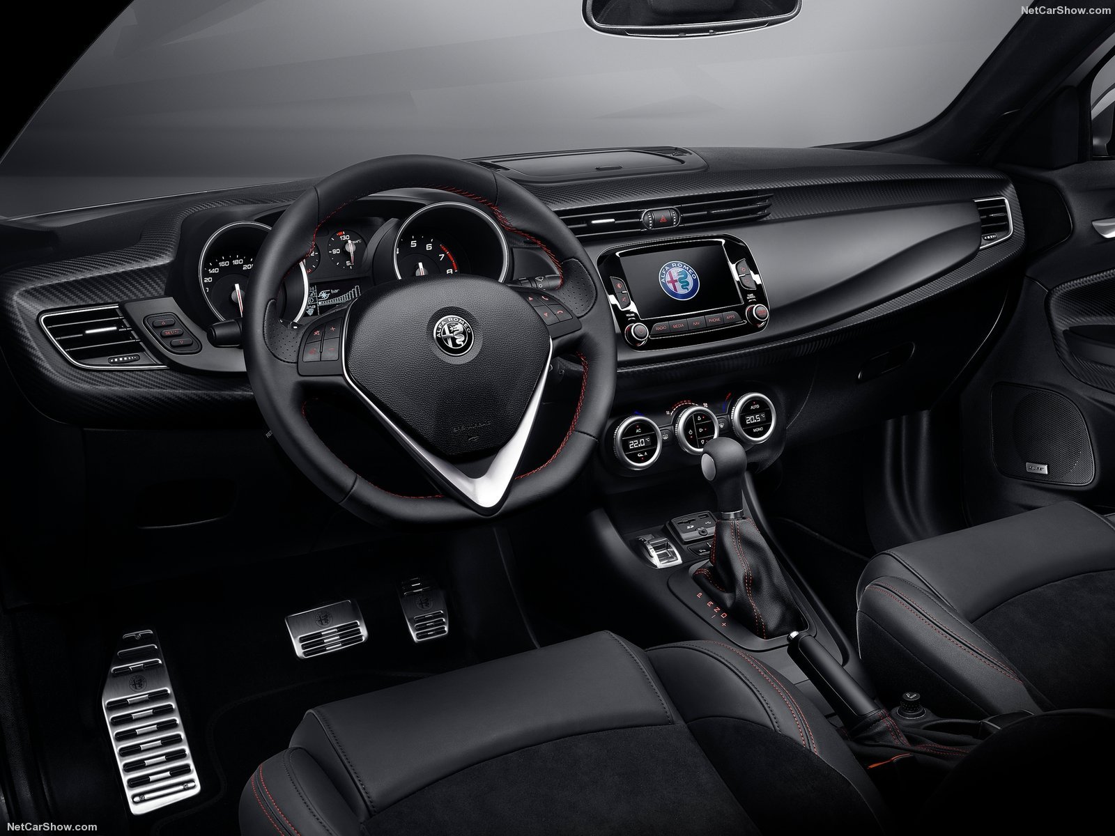 Discover Alfa Romeo Alfa Romeo Giulietta Exterior Interior Images.Find all aspects and details of cars.