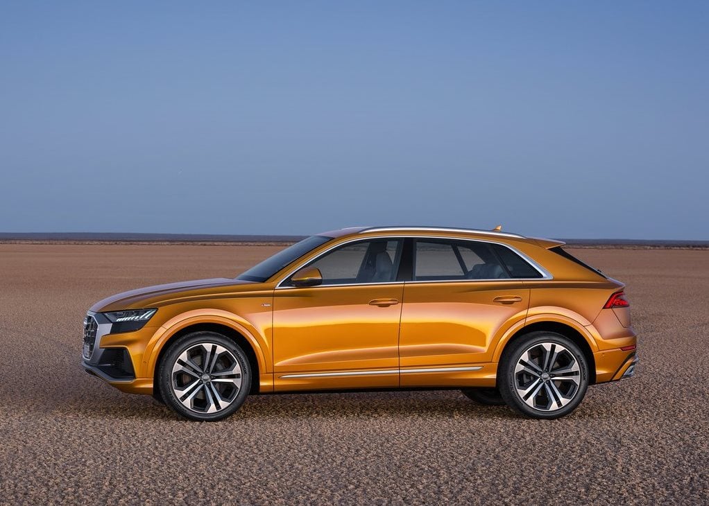 the 3th official image of Audi Q8.