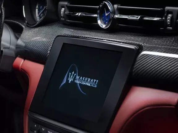 Discover Maserati Maserati Quattroporte Exterior Interior Images.Find all aspects and details of cars.