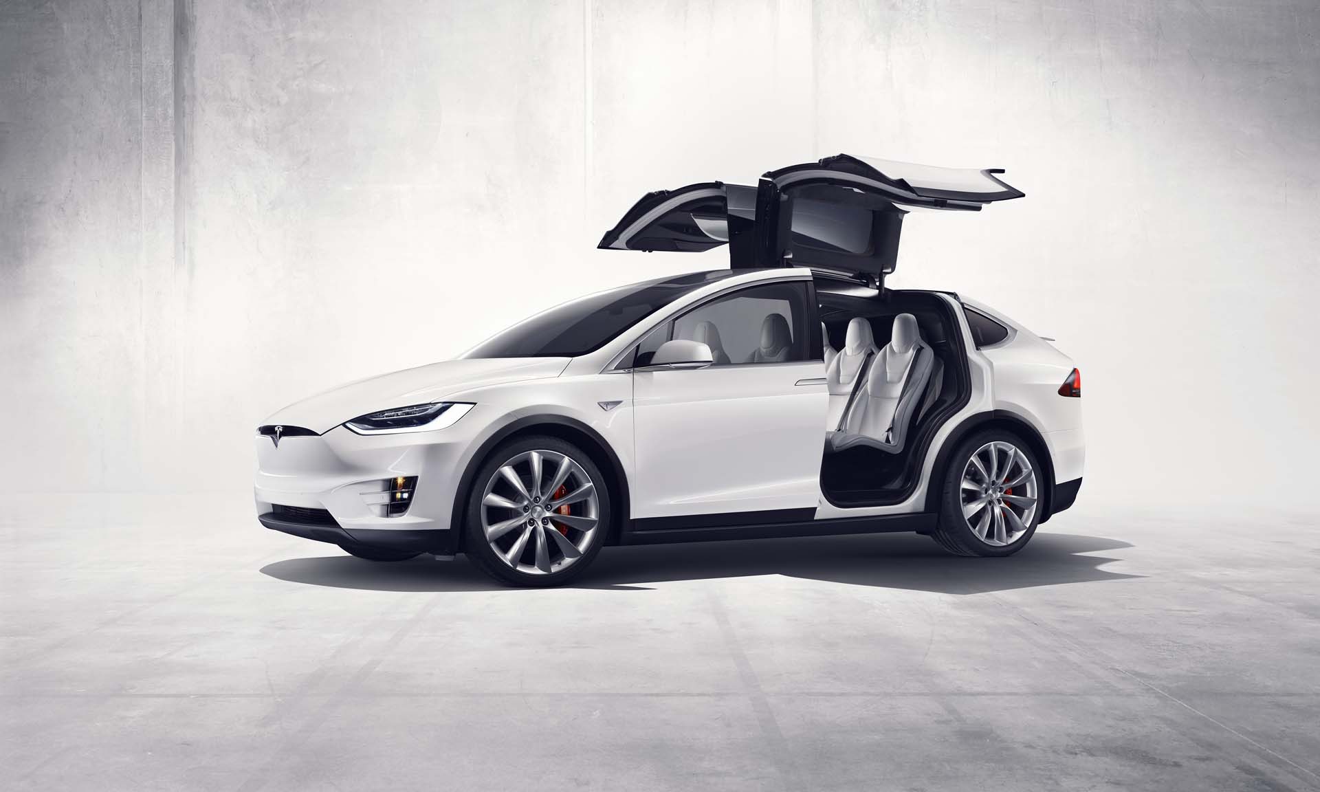 the 2th official image of Tesla Model X.