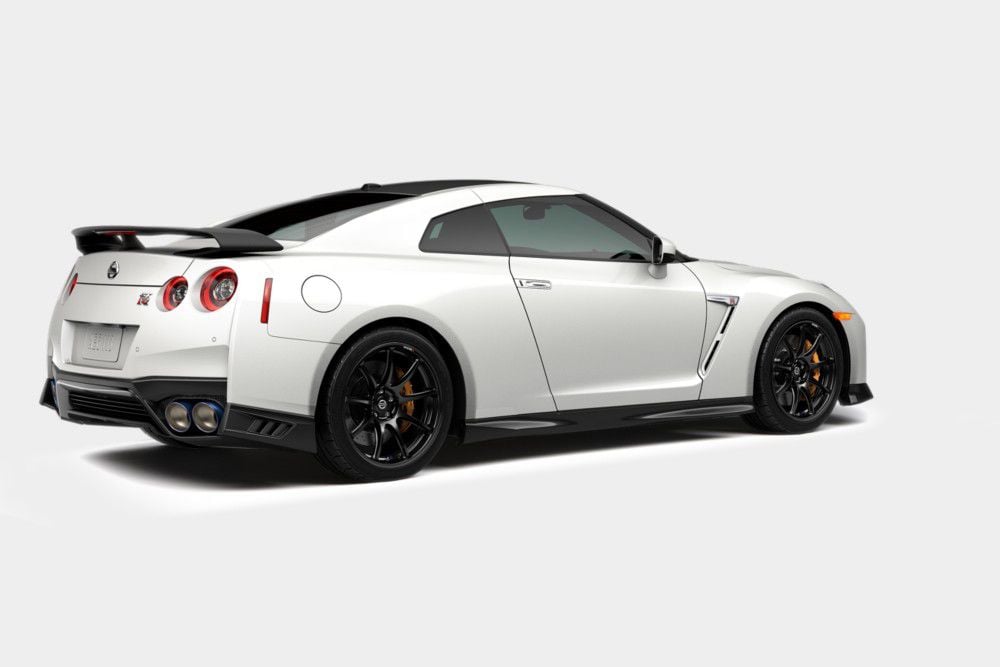 Discover Nissan Nissan GTR Exterior Interior Images.Find all aspects and details of cars.