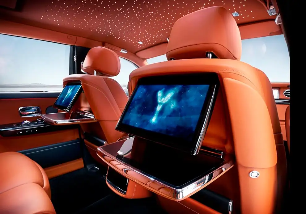 Discover Rolls-Royce Rolls-Royce Phantom Exterior Interior Images.Find all aspects and details of cars.