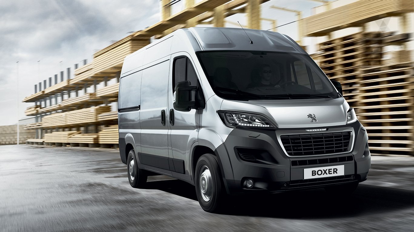 Discover Peugeot Peugeot Boxer Exterior Interior Images.Find all aspects and details of cars.