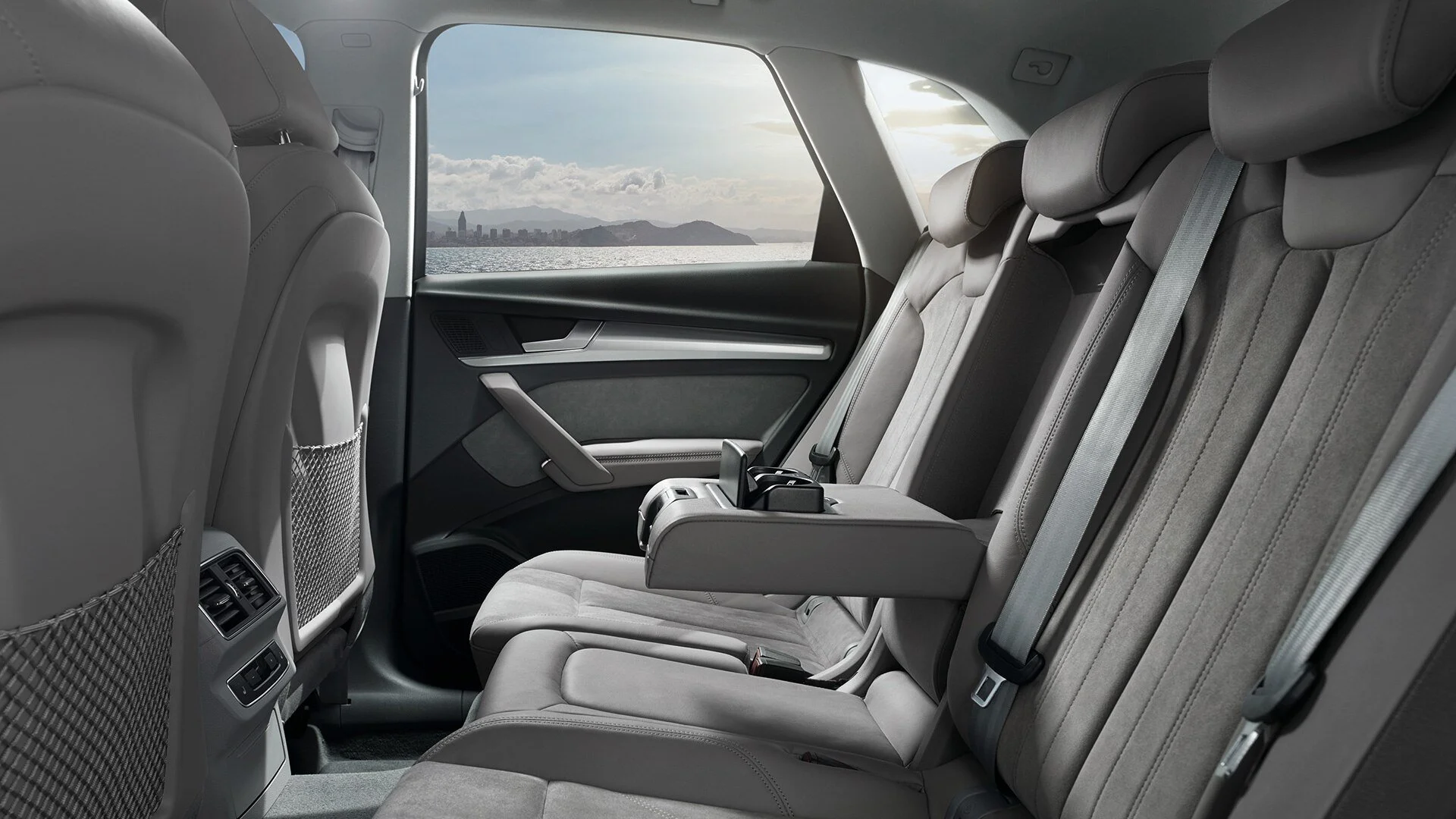 Discover Audi Audi Q5 Exterior Interior Images.Find all aspects and details of cars.