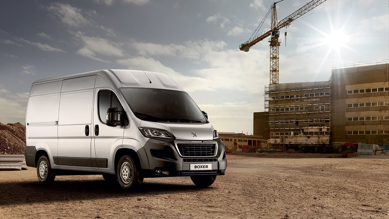 Discover Peugeot Peugeot Boxer Exterior Interior Images.Find all aspects and details of cars.