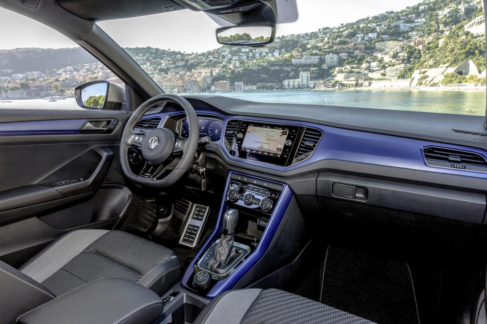 Discover Volkswagen Volkswagen T ROC Exterior Interior Images.Find all aspects and details of cars.