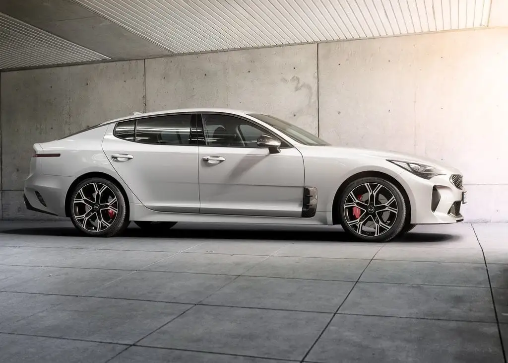 Discover Kia Kia Stinger Exterior Interior Images.Find all aspects and details of cars.