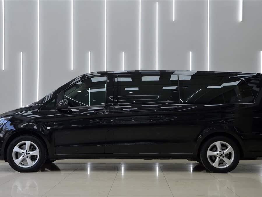 Discover undefined undefined Exterior Interior Images.Find all aspects and details of cars.