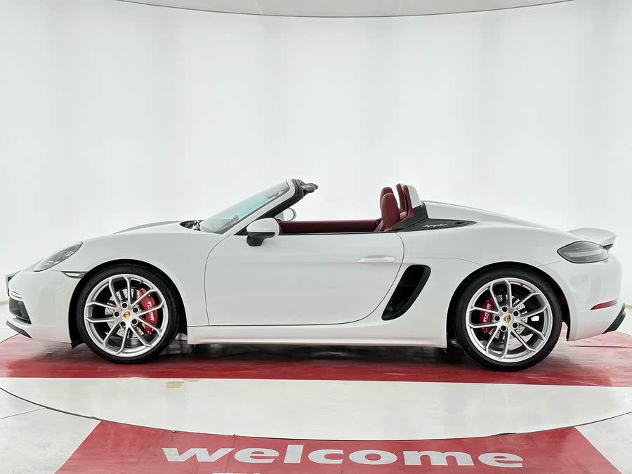 Discover undefined undefined Exterior Interior Images.Find all aspects and details of cars.
