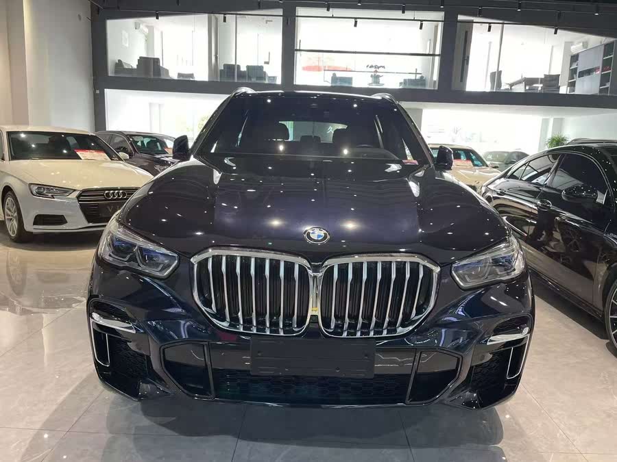 Discover undefined undefined Exterior Interior Images.Find all aspects and details of cars.