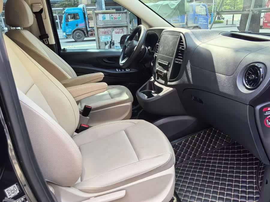 Discover undefined undefined Exterior Interior Images.Find all aspects and details of cars.