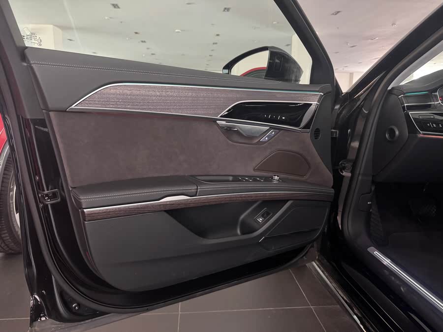 Discover undefined undefined Exterior Interior Images.Find all aspects and details of cars.