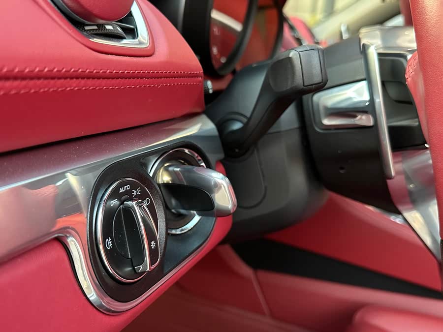 Discover undefined undefined Exterior Interior Images.Find all aspects and details of cars.