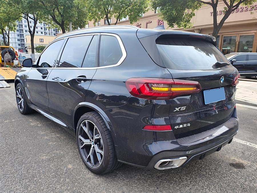 Discover undefined undefined Exterior Interior Images.Find all aspects and details of cars.
