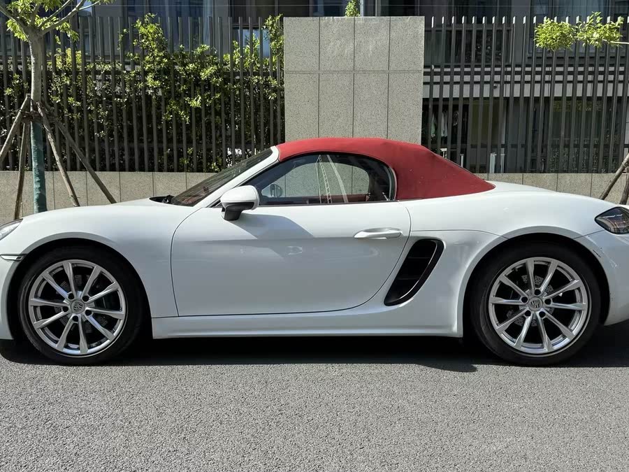 Discover undefined undefined Exterior Interior Images.Find all aspects and details of cars.