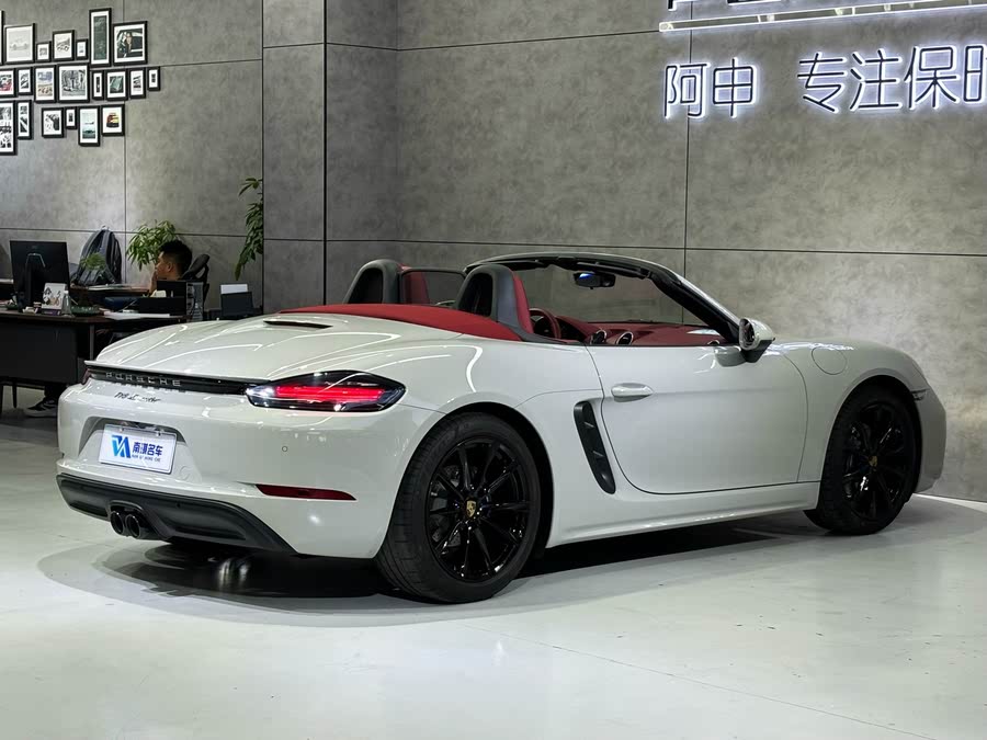 Discover undefined undefined Exterior Interior Images.Find all aspects and details of cars.