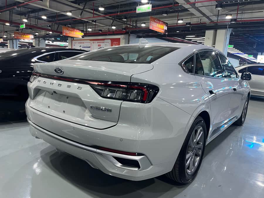 Discover undefined undefined Exterior Interior Images.Find all aspects and details of cars.