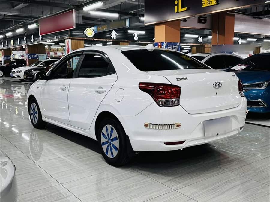 Discover undefined undefined Exterior Interior Images.Find all aspects and details of cars.