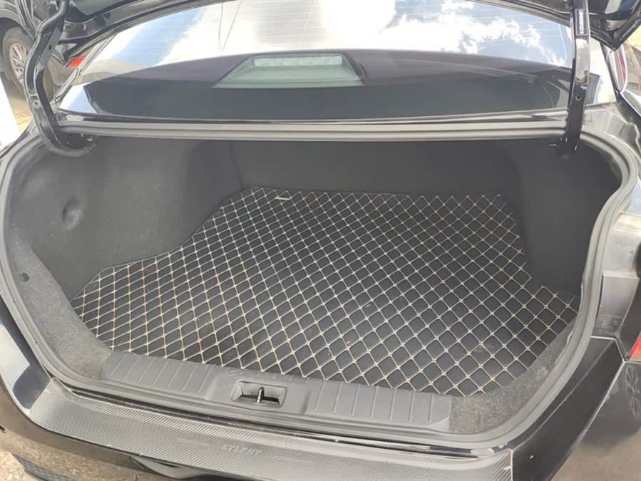 Discover undefined undefined Exterior Interior Images.Find all aspects and details of cars.