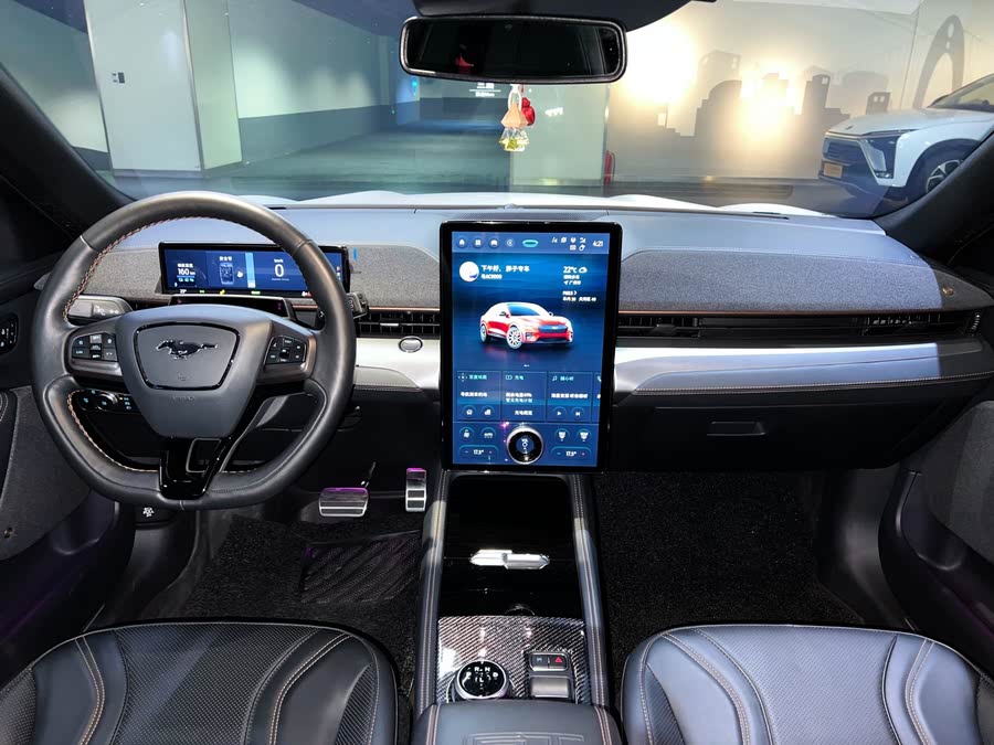Discover undefined undefined Exterior Interior Images.Find all aspects and details of cars.
