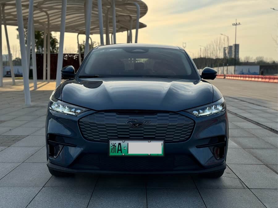 Discover undefined undefined Exterior Interior Images.Find all aspects and details of cars.