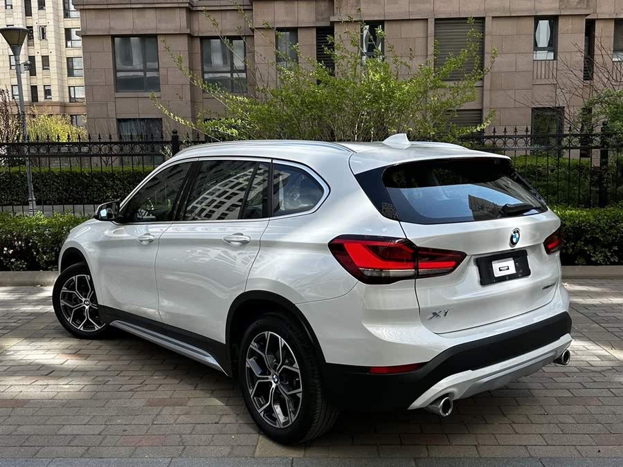 Discover undefined undefined Exterior Interior Images.Find all aspects and details of cars.