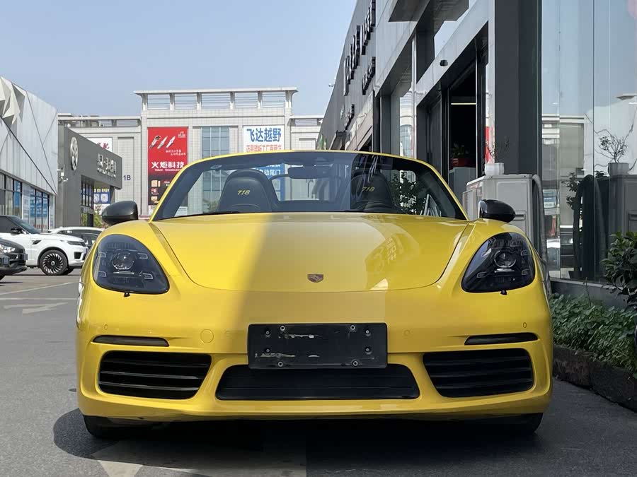 Discover undefined undefined Exterior Interior Images.Find all aspects and details of cars.
