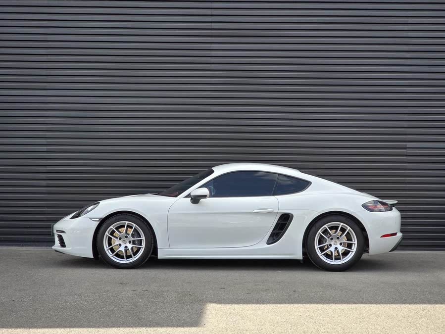 Discover undefined undefined Exterior Interior Images.Find all aspects and details of cars.