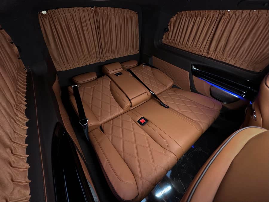 Discover undefined undefined Exterior Interior Images.Find all aspects and details of cars.