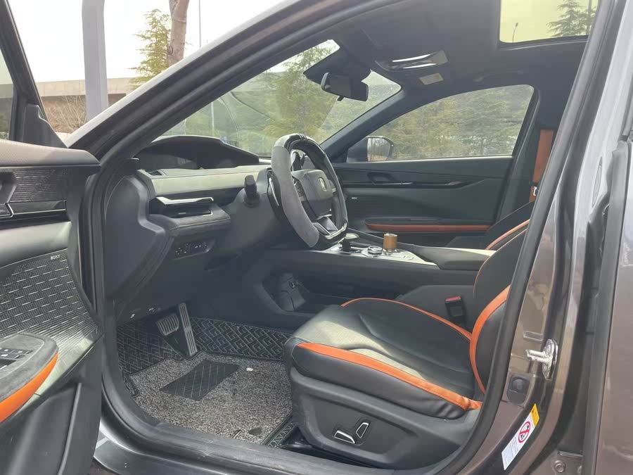 Discover undefined undefined Exterior Interior Images.Find all aspects and details of cars.