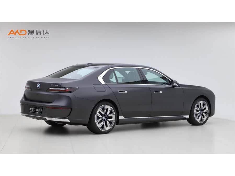 Discover undefined undefined Exterior Interior Images.Find all aspects and details of cars.
