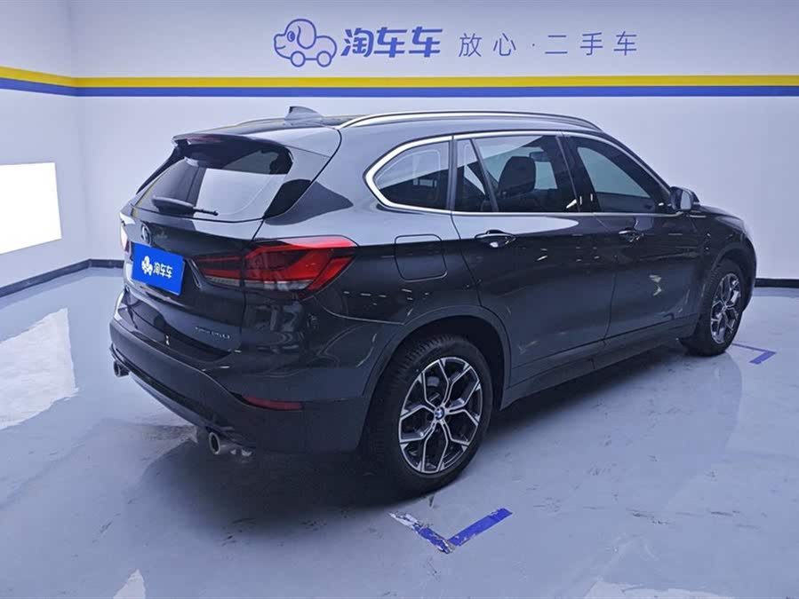 Discover undefined undefined Exterior Interior Images.Find all aspects and details of cars.
