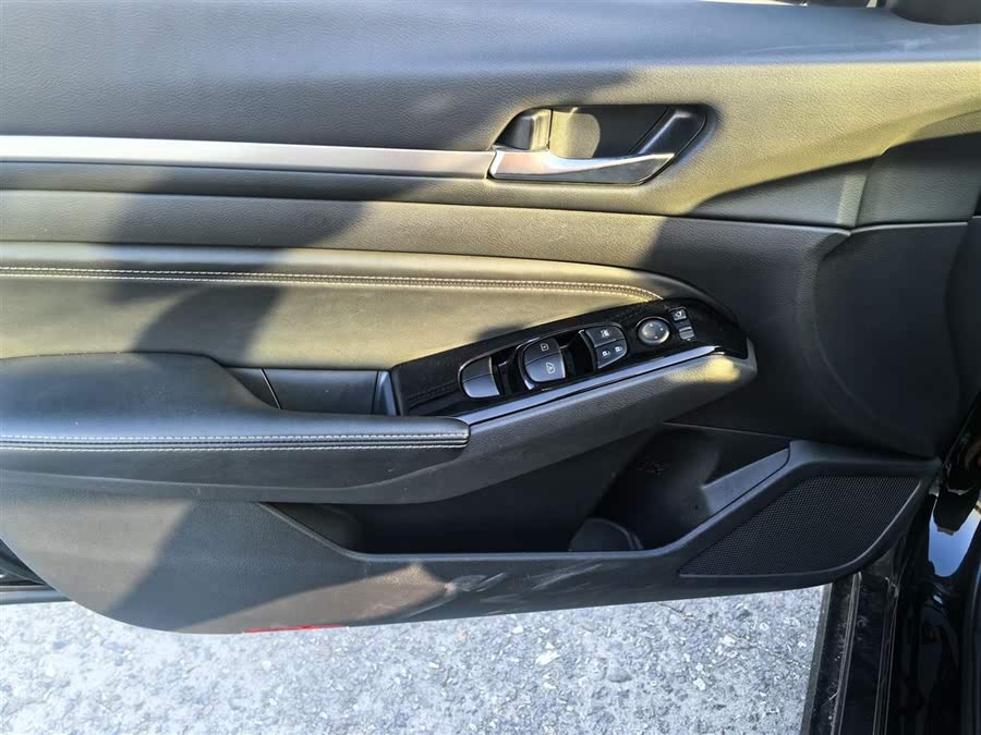 Discover undefined undefined Exterior Interior Images.Find all aspects and details of cars.
