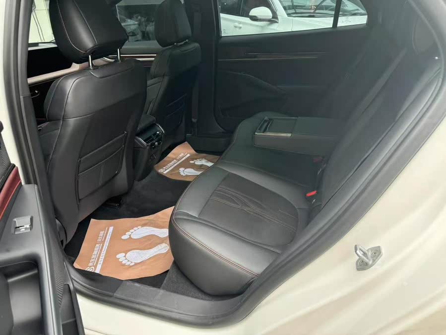 Discover undefined undefined Exterior Interior Images.Find all aspects and details of cars.